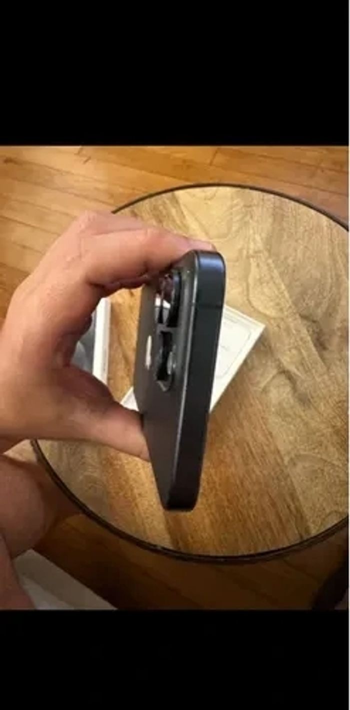 IPhone 15 pro Max 256 Go en parfait état - photo numéro 4