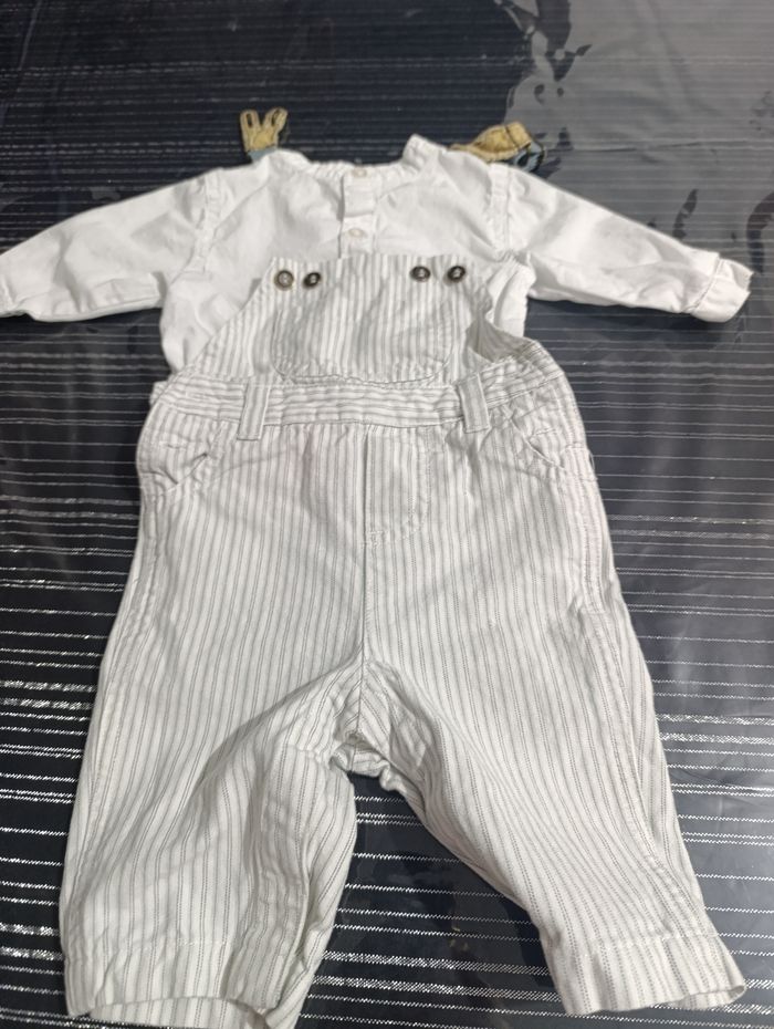 Ensemble salopette et chemise blanche taille 1  mois