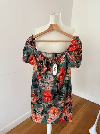 Robe neuve fleurie L/40