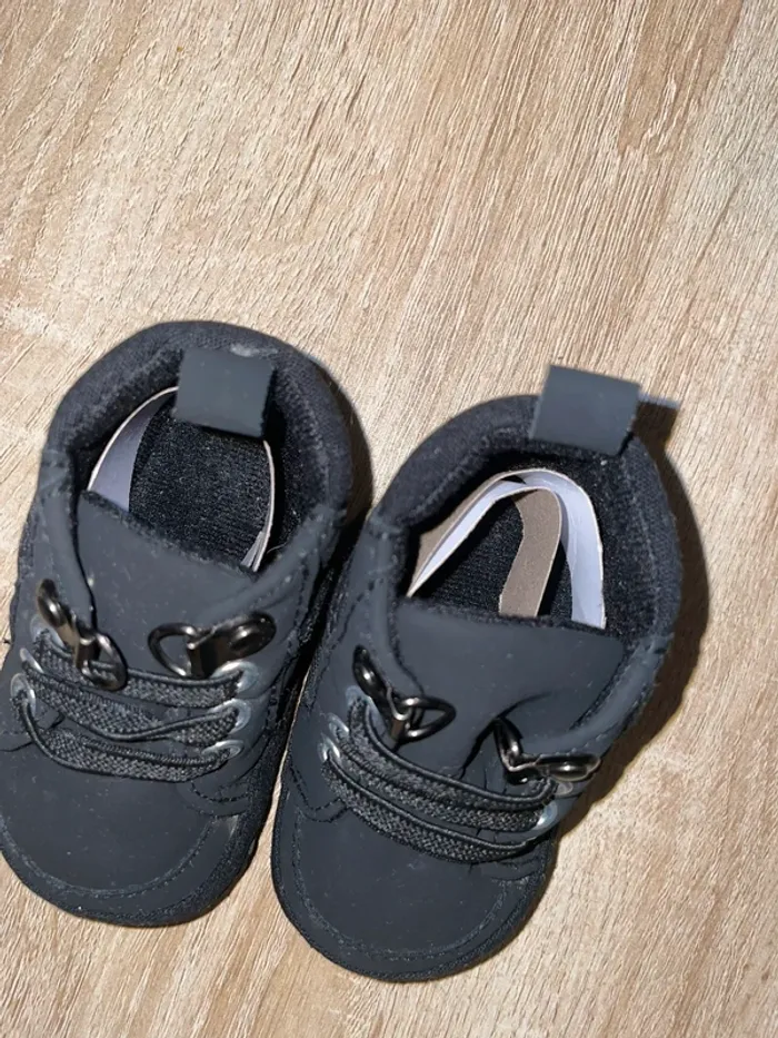 Chaussures bébé noires - photo numéro 2