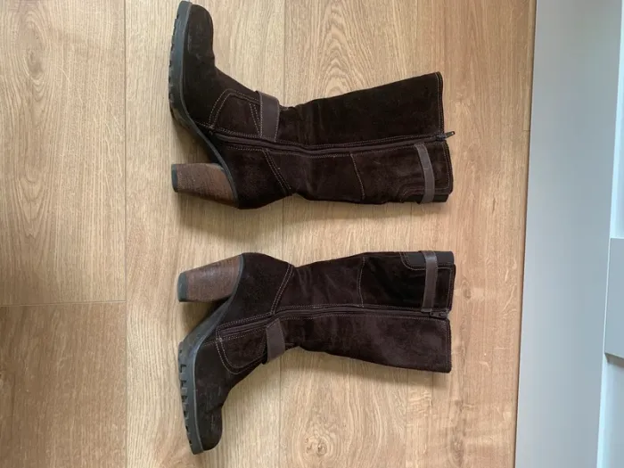 Bottes en daim marron haute très bon état - photo numéro 2