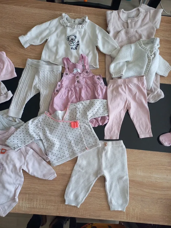 Lot bébé fille 1 mois - photo numéro 2