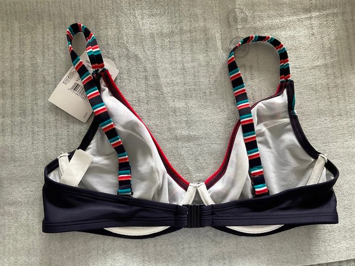 Haut maillot Bestform neuf - photo numéro 3