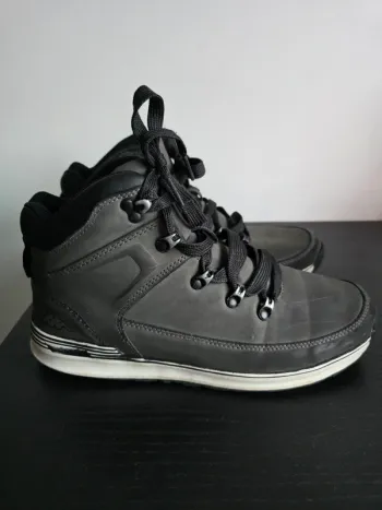 chaussure grise Kappa