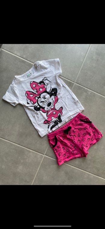 Ensemble Minnie Tee shirt et short Neuf 4 ans