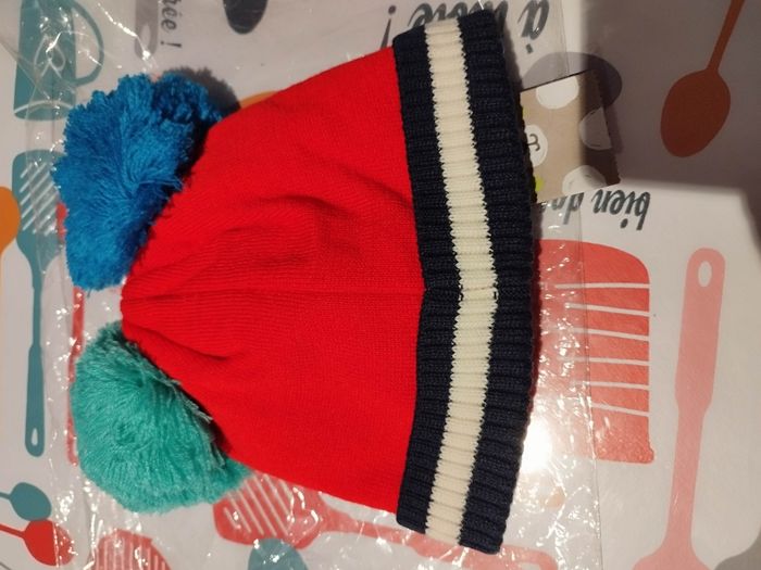 Bonnet neuf 48 cm - photo numéro 2