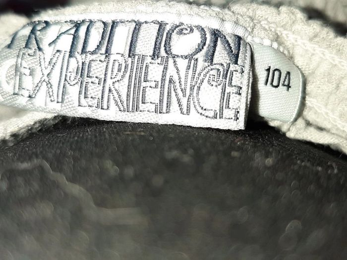 Jupe grise à volants Tradition Experience, taille 4 ans mais plus du 2/3 ans, nickel - photo numéro 2