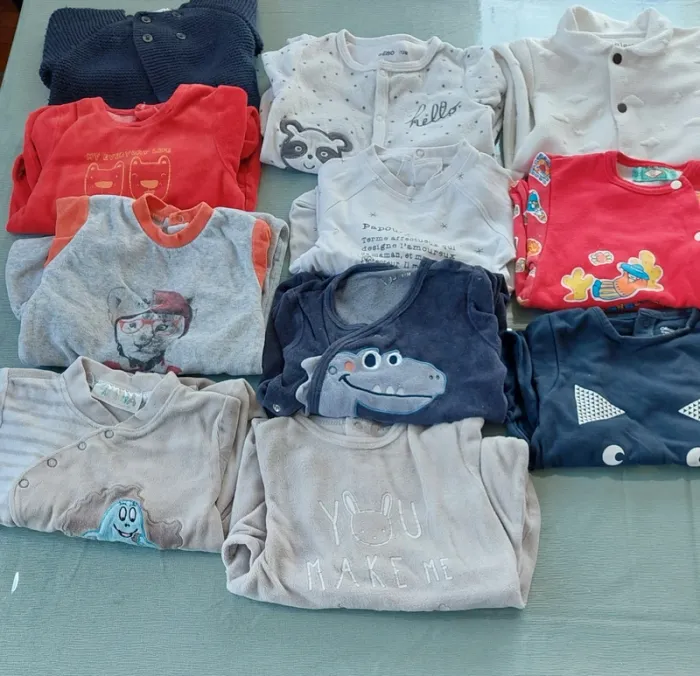 Lot 24 vêtements 12mois garçon