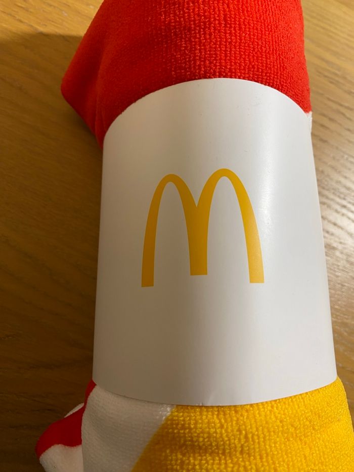 NEUF McDonald’s Serviette de plage rouge/blanc/jaune - photo numéro 2