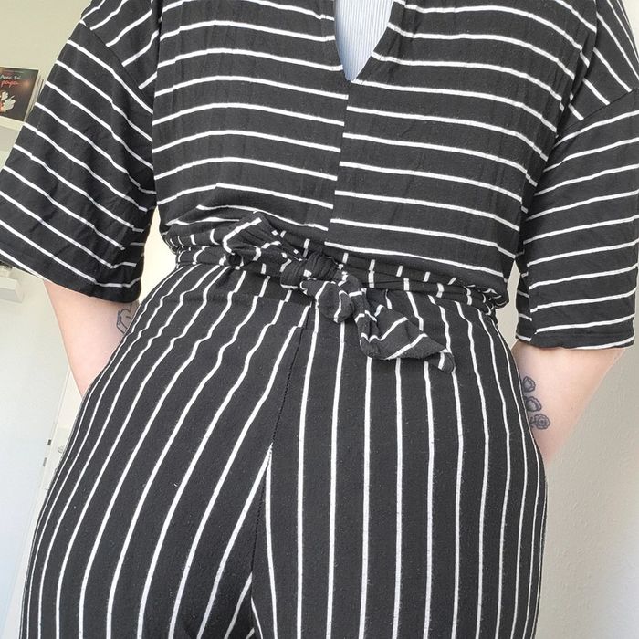 Combinaison à rayure noire et blanche - photo numéro 5