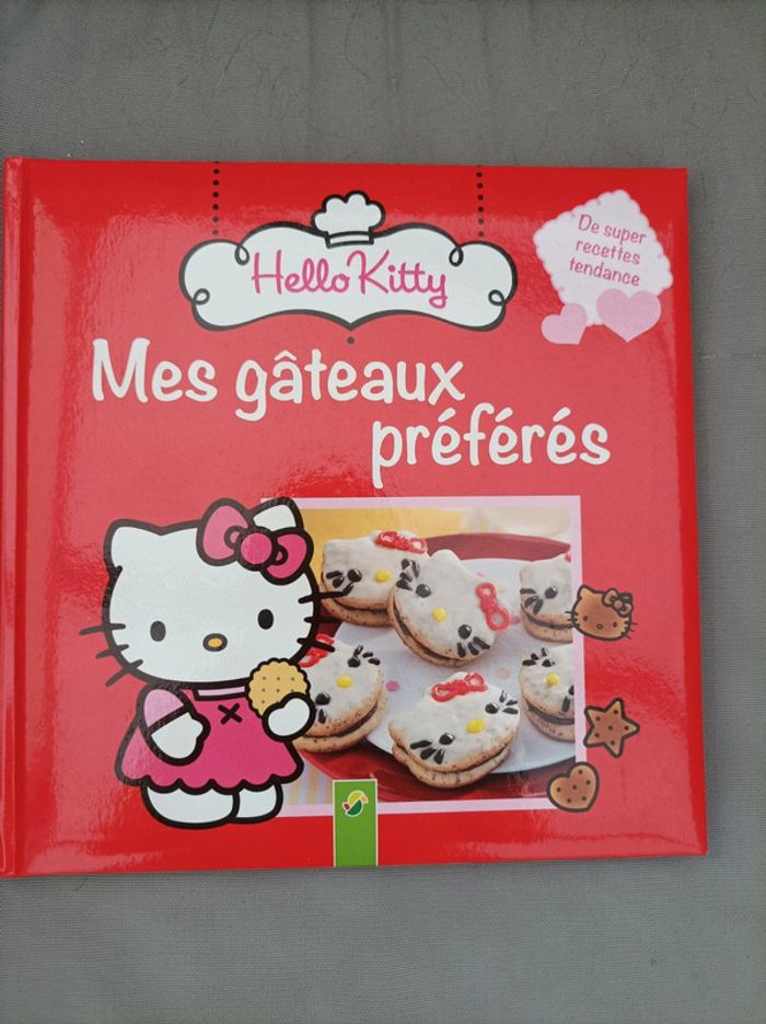 Livre "mes gâteaux préférés Hello Kitty" neuf