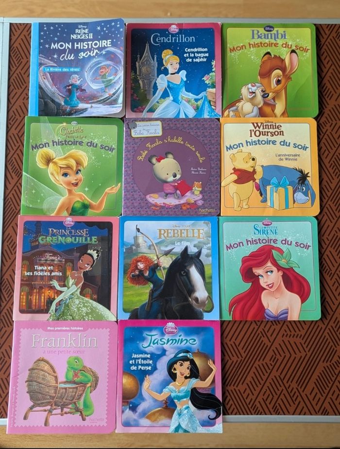 Lot de 10 petits livres Disney et 1 bébé koala
