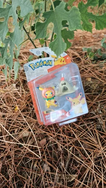 Super figurine Pokemon Nintendo pikachu halloween et bacabouh