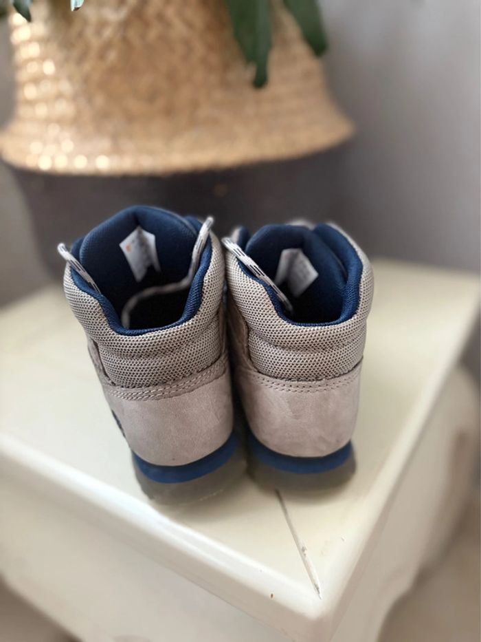 Timberland enfant - bleu/gris - 100% cuir - en très bon état - pointure 31 - photo numéro 4