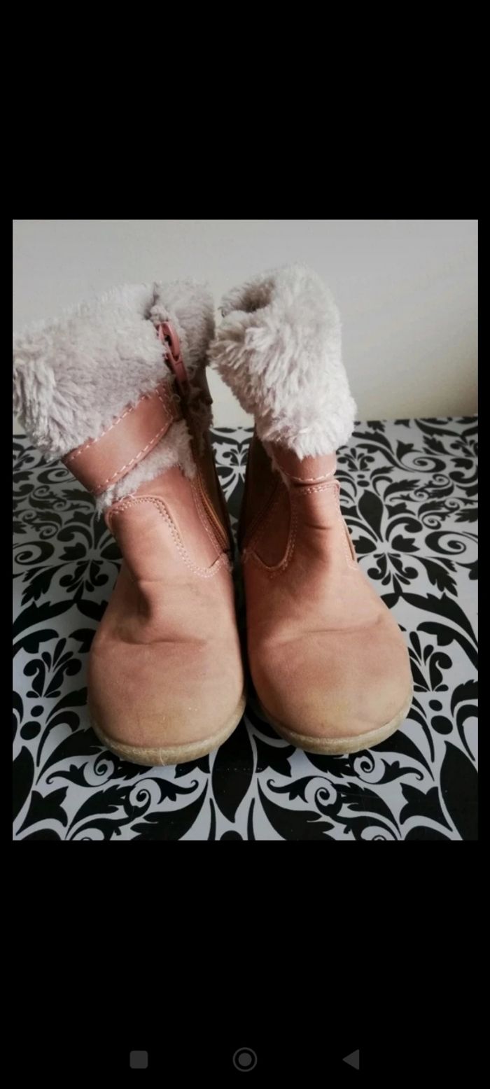 Botte rose fourrée taille 23 5€
