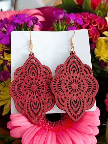 Boucles d'oreilles bois bordeaux