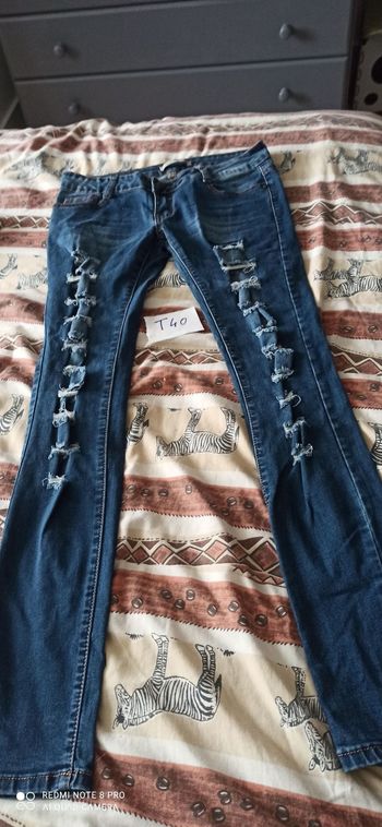 Jeans bleu skinny craque t. 40