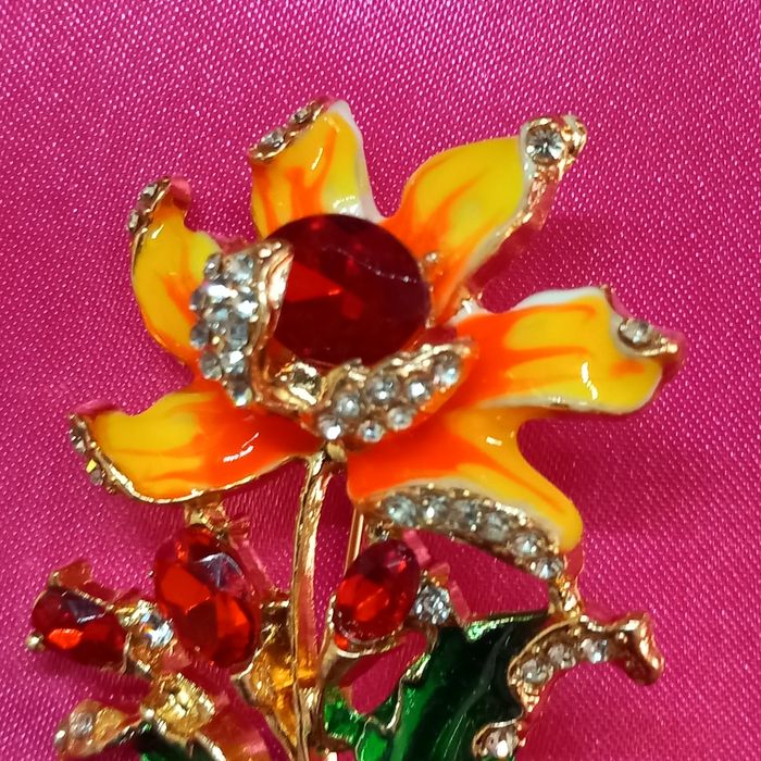 Broche tournesol en métal doré et strass - photo numéro 2