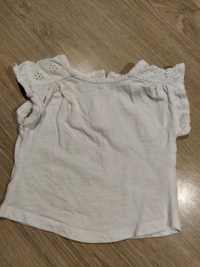 T-shirt blanc avec dentelle