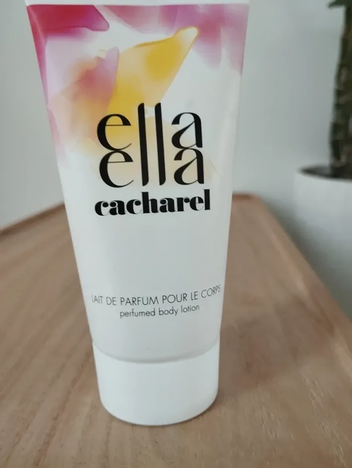 Lait parfumé ella ella 50 ml