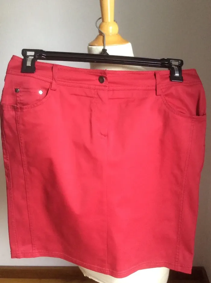 Jupe effet ciré rouge