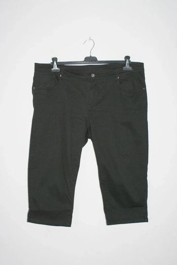 Pantacourt noir taille XL