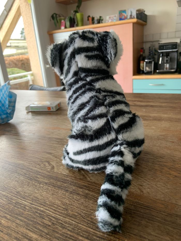 Peluche tigre blanc  parfait état - photo numéro 4