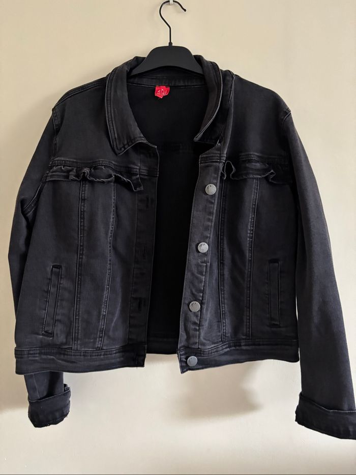 Petit blouson noir - photo numéro 3
