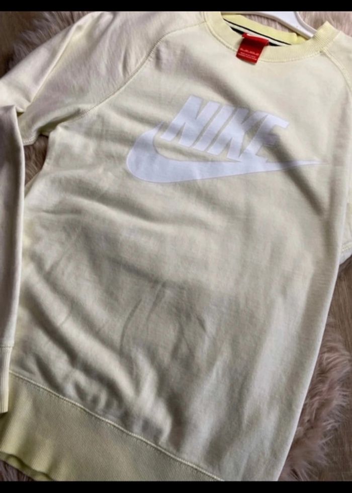 Pull jaune clair effet délavé Nike Taille XS / 34