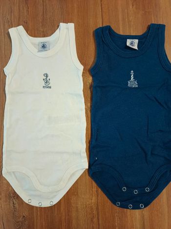 Lot 2 bodies 6 mois petit bateau