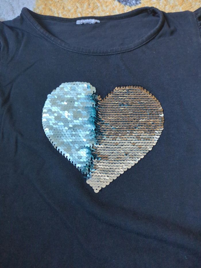 T-shirt noir coeur sequins manches courtes volants 6 ans - photo numéro 3