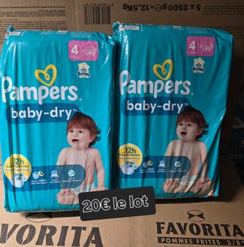 2 paquet Pampers T4 x90 couches