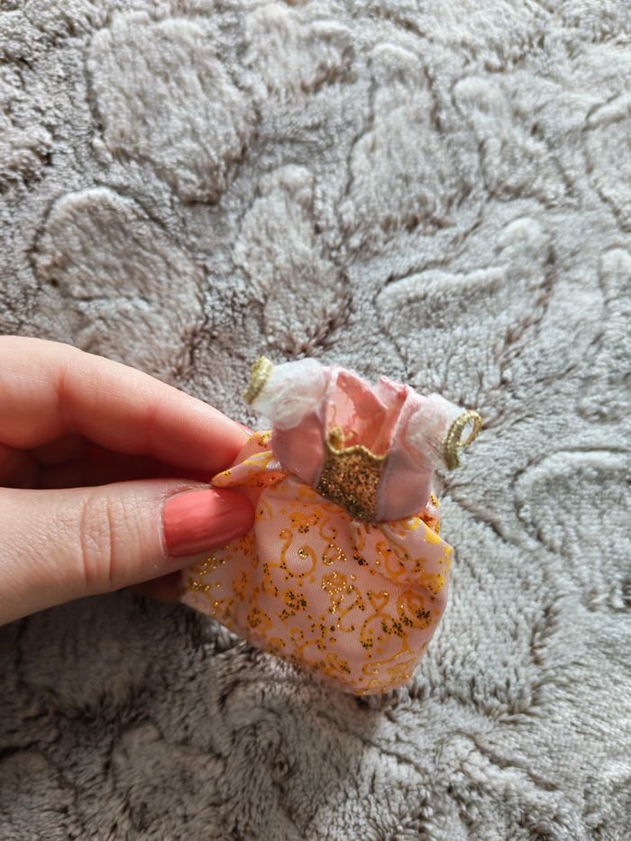 Robe princesse pour une mini-poupée - photo numéro 3
