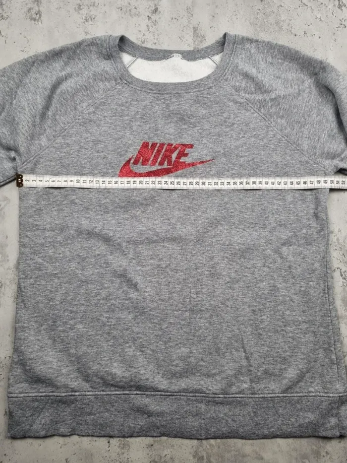 Sweat gris Nike logo rouge – Taille M Femme (mesures en photos) - photo numéro 7