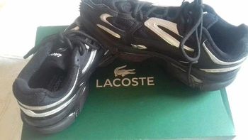 Basket Lacoste textile noir et blanche taille 42