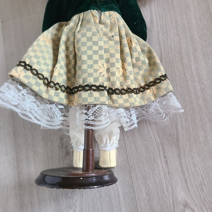 Poupée porcelaine - photo numéro 4