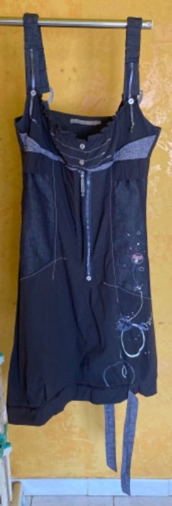 Robe asymétrique taille 40