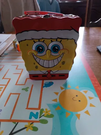 Boîte lunch + peluche Bob l'éponge