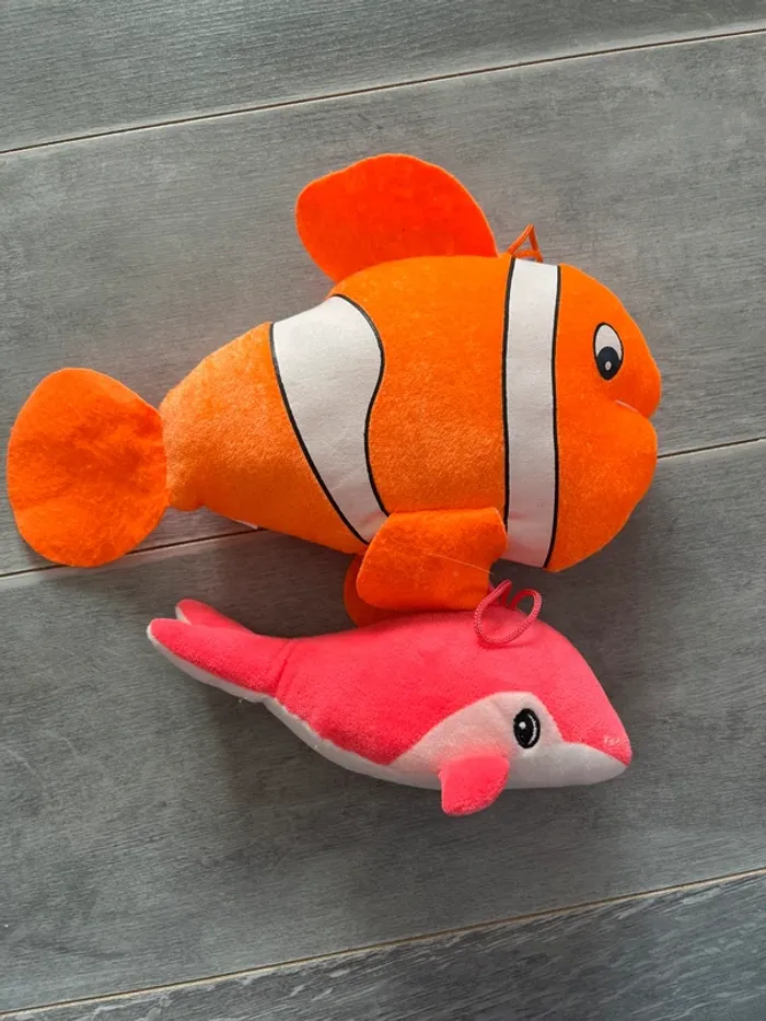 Lot 2 peluches poissons