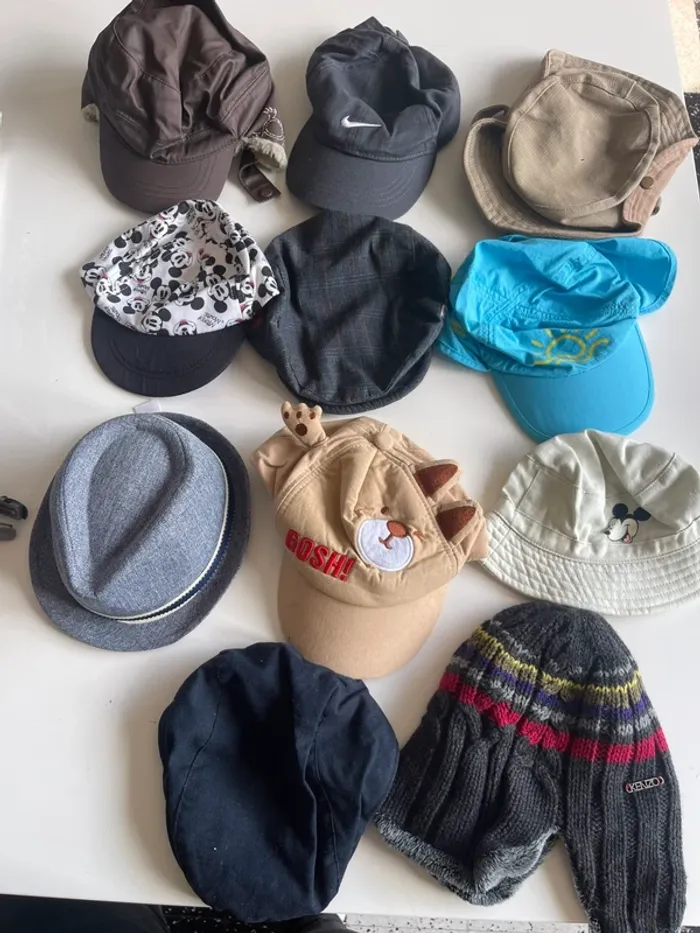 Lot chapeau enfant