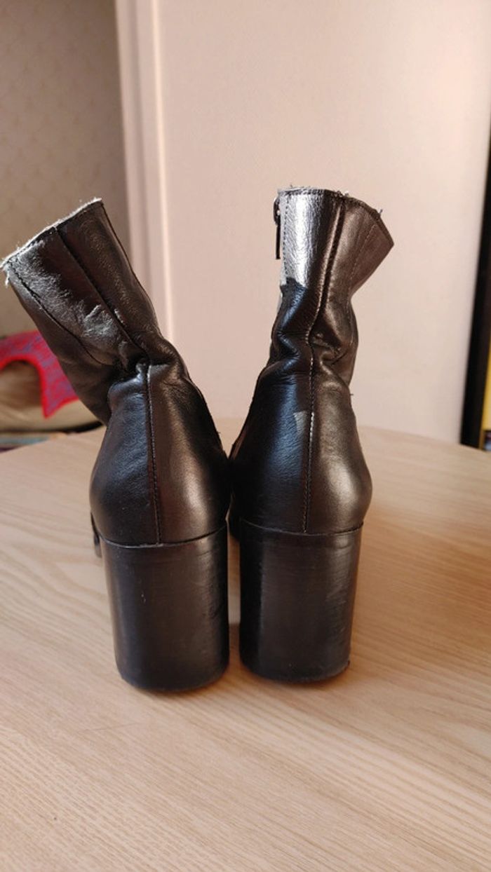 Bottine en cuir noire talon carré bout rond carré confortable - photo numéro 4