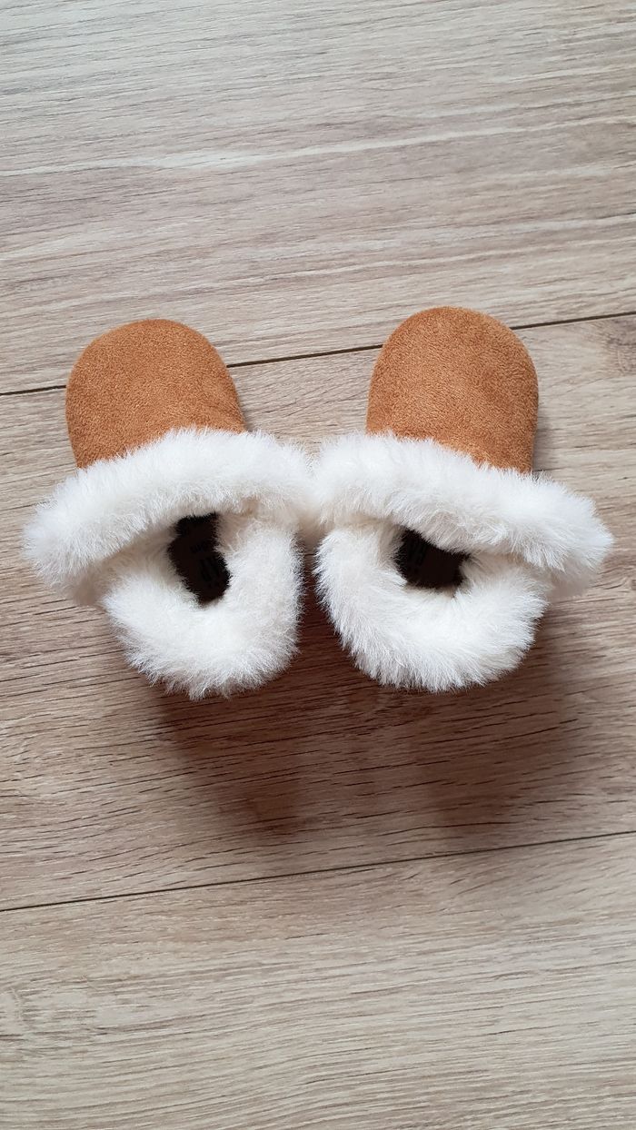 Boots Gap 0-6 mois neuves - photo numéro 2