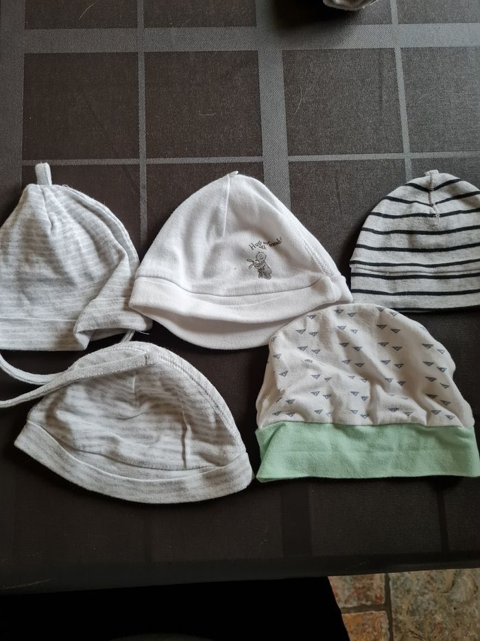 Lot bonnets 0/6 mois
