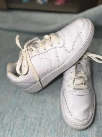 Basket Nike taille 36,5