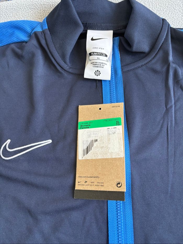 Veste Nike bleue - photo numéro 3