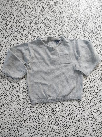 Pull bébé gris clair KIABI Mini Chou – 12 mois (73-76 cm / 10 kg)