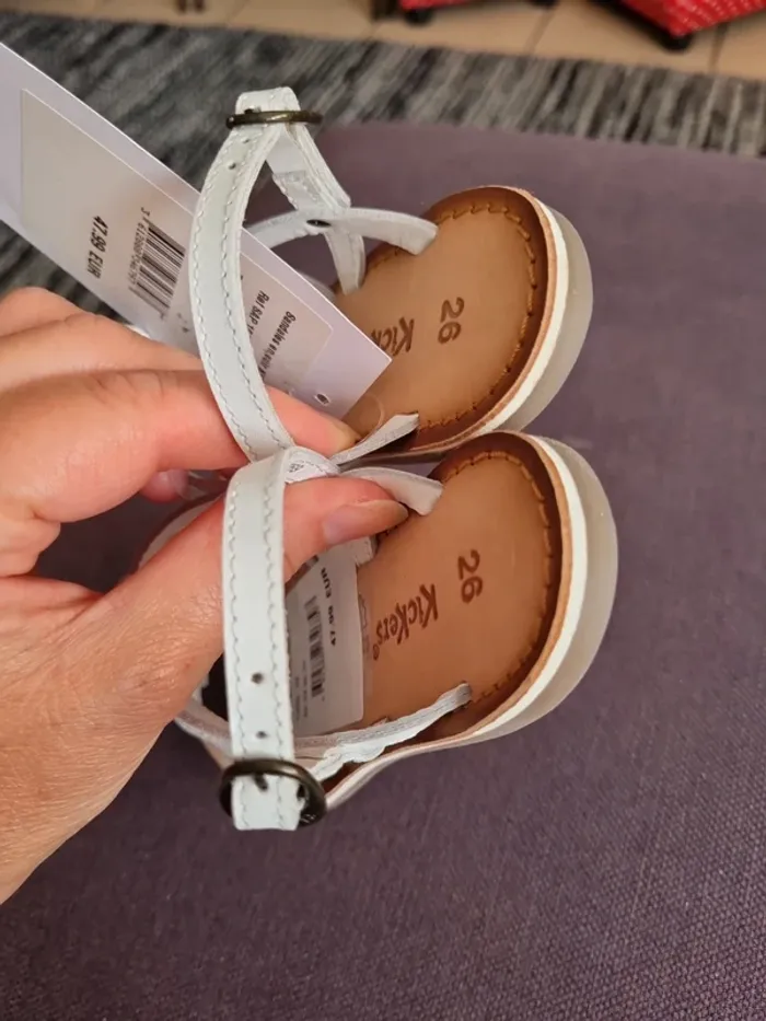 Sandales Kickérs neuves taille 26 - photo numéro 4