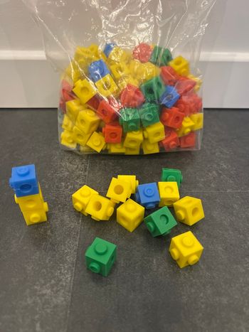 Jeu de construction petit cubes super état 