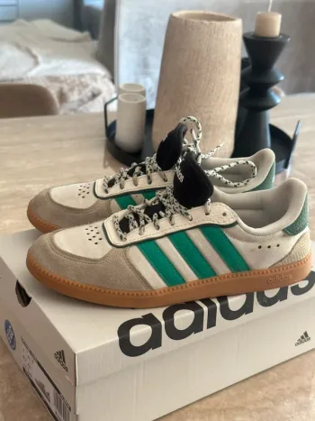 Baskets adidas 37,5