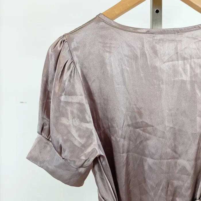Blouse satinée taupe Maille Demoiselle manches ballon nouée dos T. estimée M A1453 - photo numéro 9
